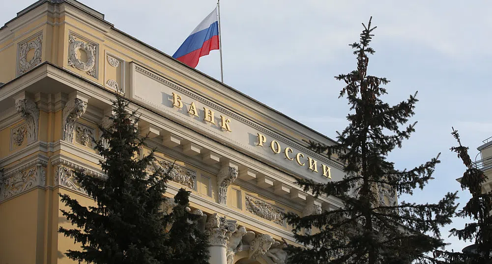 Руската рубла се установи на 10-месечно дъно спрямо долара
