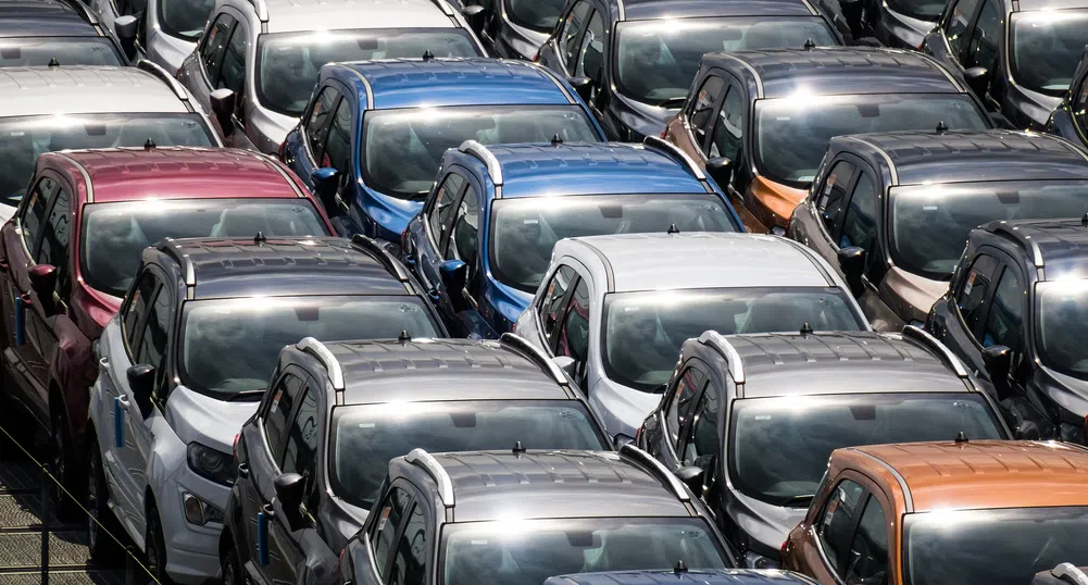 Европейският автомобилен пазар се срина с 50% през март