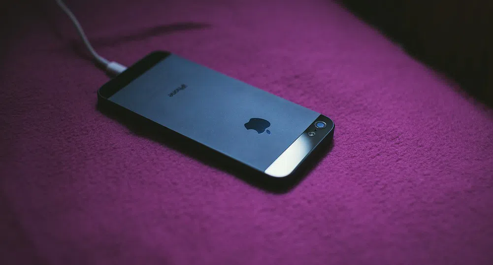 До две години iPhone ще се зарежда изцяло безжично