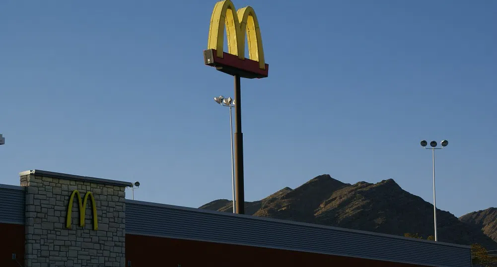 McDonald’s уволни шефа си заради връзка със служител