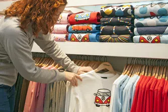 В Уелс забраниха продажбата на зимни дрехи