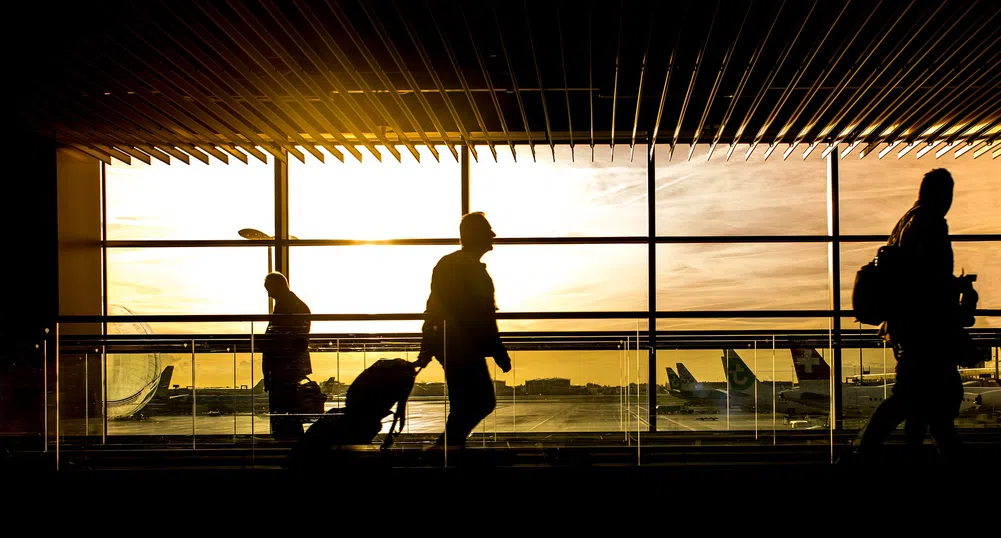 Може ли да се поддържа социално дистанциране на летищата?