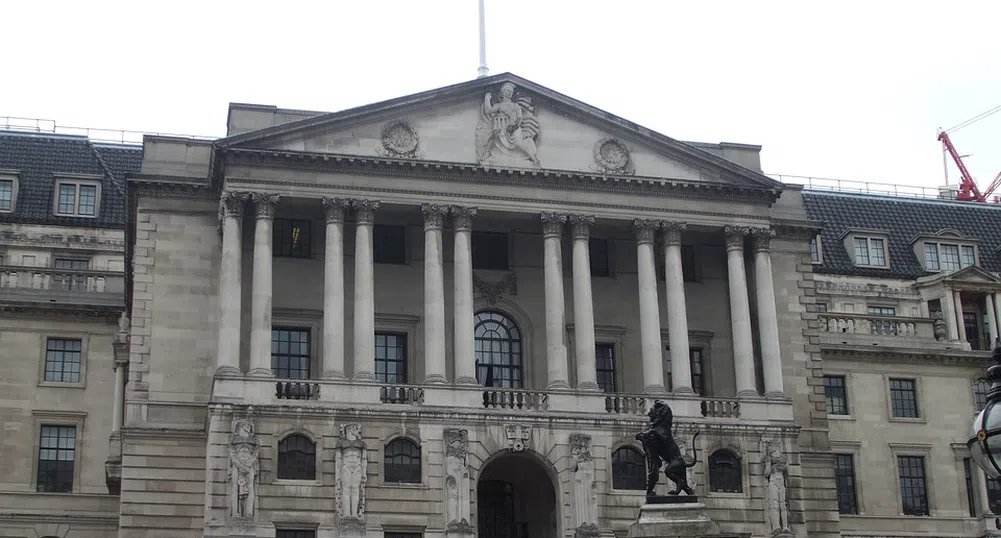 Bank of England вдигна лихвите за първи път от 10 г. насам