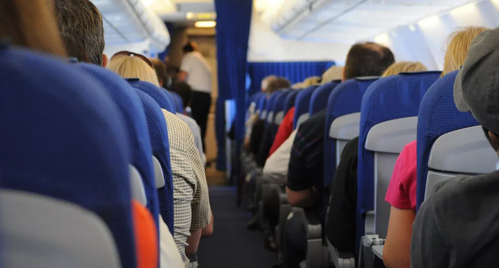 Авиокомпания таксува пътник със $770 млн. за допълнително място за краката