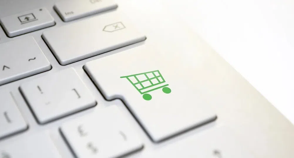 Онлайн продажбите оформят 11% от търговията на дребно в САЩ