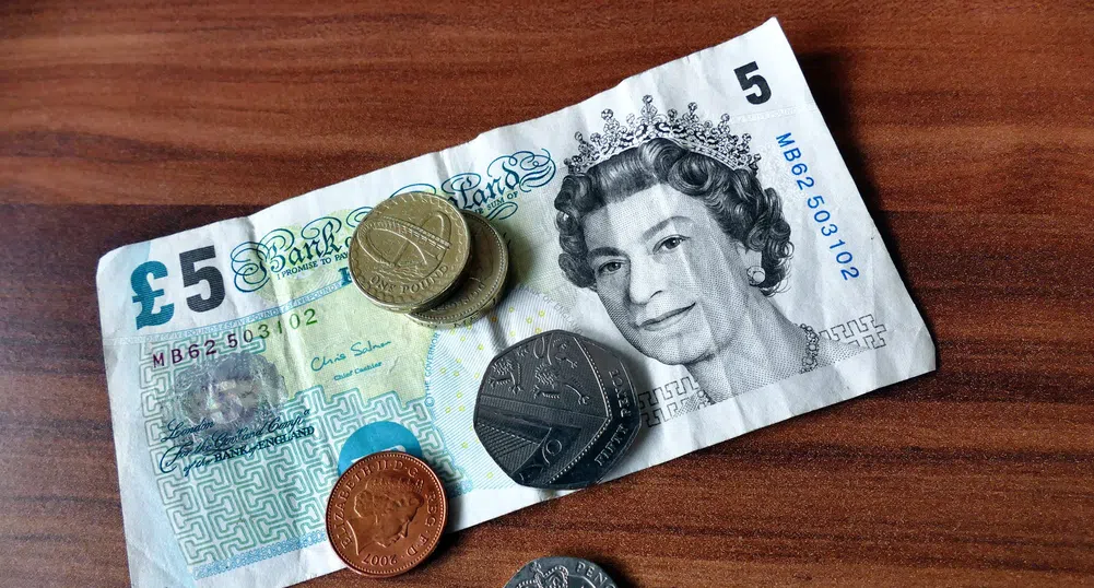 Британските шефове печелят средната годишна заплата за три дни