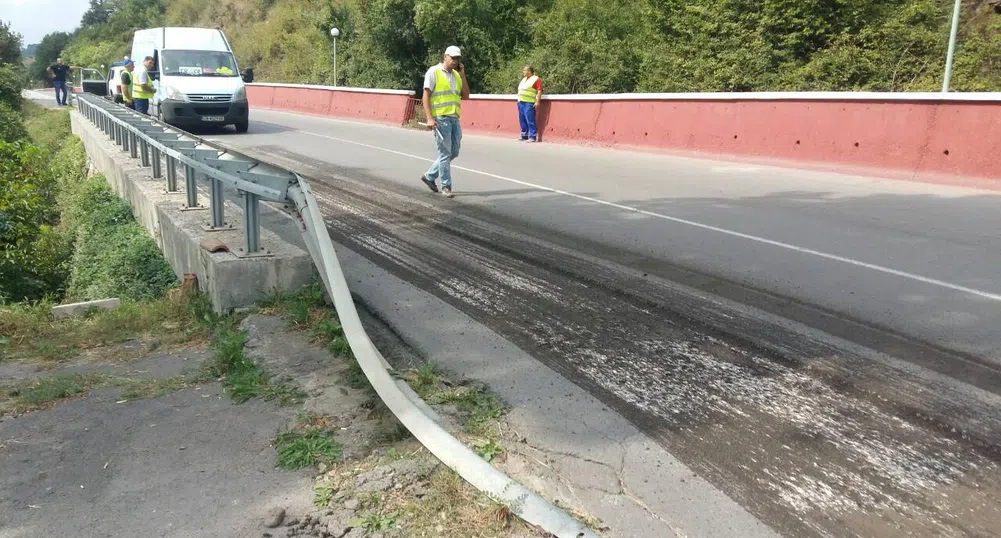 Преасфалтират пътя София - Своге в сряда