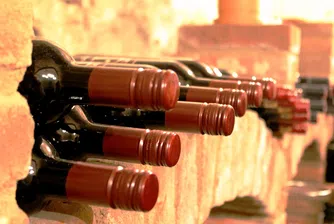 Продава се най-старото вино в света
