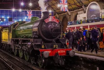 Експресът на Дядо Коледа тръгва от лондонската гара Виктория