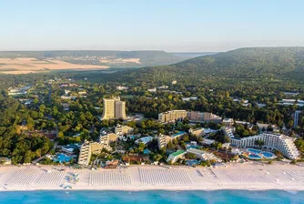 Албена на 50 г.: 33 хотела, плаж със Син флаг и елитен аквапарк