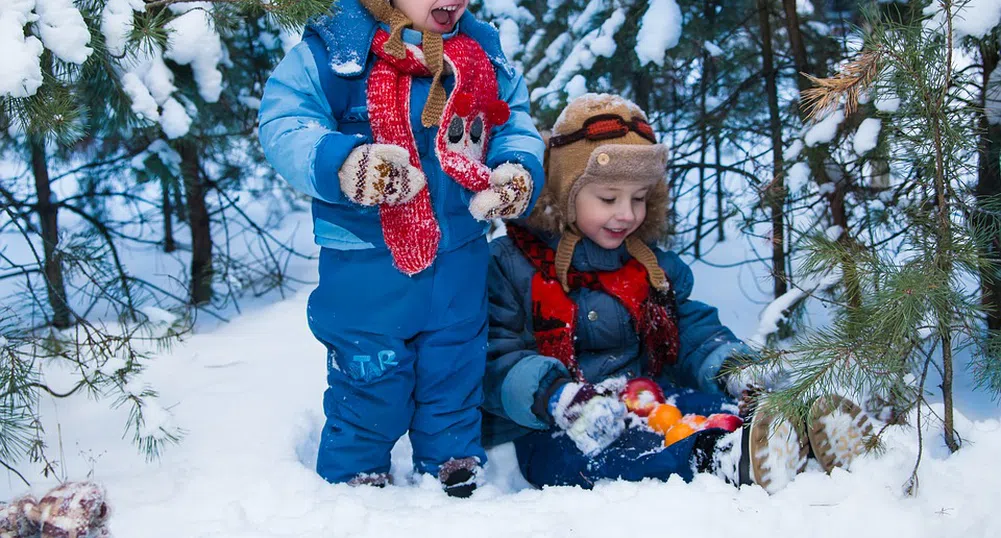 Защо децата ни трябва да играят повече навън през зимата?