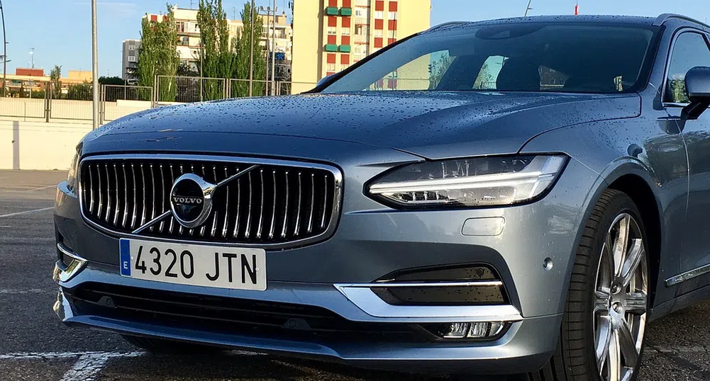Volvo и BMW изтеглят хиляди дизелови коли заради риск от пожар