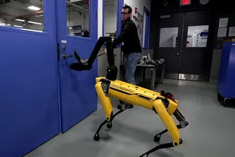 Как се тества робот, който се учи да отваря врати (видео)