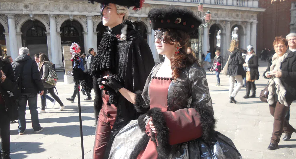 От зори до здрач: Карнавалът във Венеция