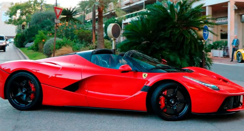 Последната бройка LaFerrari бе продадена за рекордна сума