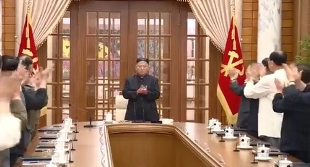 Севернокорейският лидер Ким Чен Ун изглежда е отслабнал