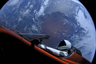 Пет години в Космоса. Къде се намира спортната Tesla на Мъск днес?