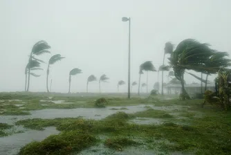 Ураганът Харви връхлетя бреговете на Тексас