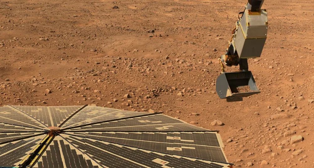 НАСА пусна цветни снимки на Марс