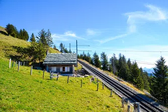 Готови ли сте за Алпите? Нов влак потегля към френските курорти тази зима