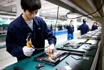 Китай влива 143 млрд. долара в производството на чипове