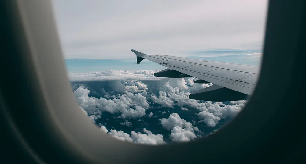 "Възпитани" пътници: От педикюр до изкуствени мигли в самолета