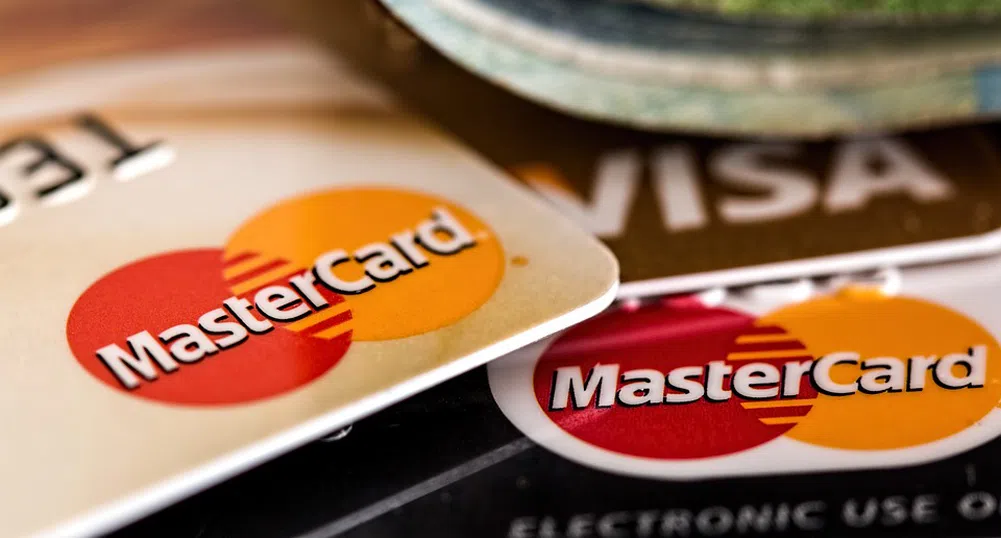 Visa и Mastercard спират операции в Русия