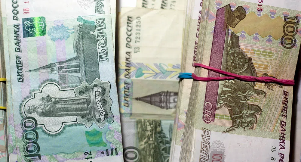 Руската рубла най-скъпа от седем години насам