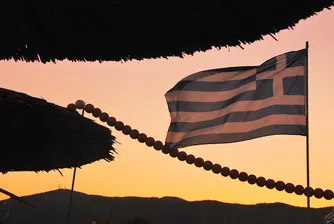 От днес се отменя полицейският час в Гърция