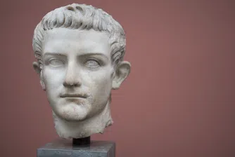 Император Калигула и първият секс круиз в човешката история