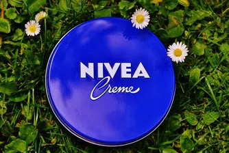 Nivea изтегли реклама след обвинения в расизъм