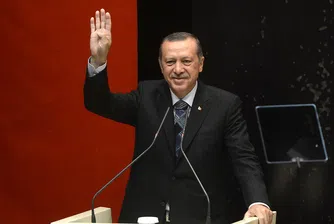 Реджеп Ердоган към турците: Те имат долари, ние имаме Господ