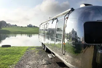 Лонгнекър: 6-членното семейство, което живее, пътувайки с кемпер