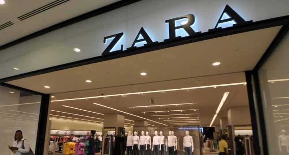 Zara изтегли дънкова пола от магазините си заради жаба