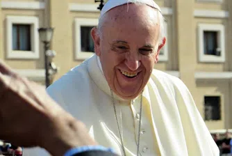 Действие на папа Фанциск предизвика спорове в интернет (видео)