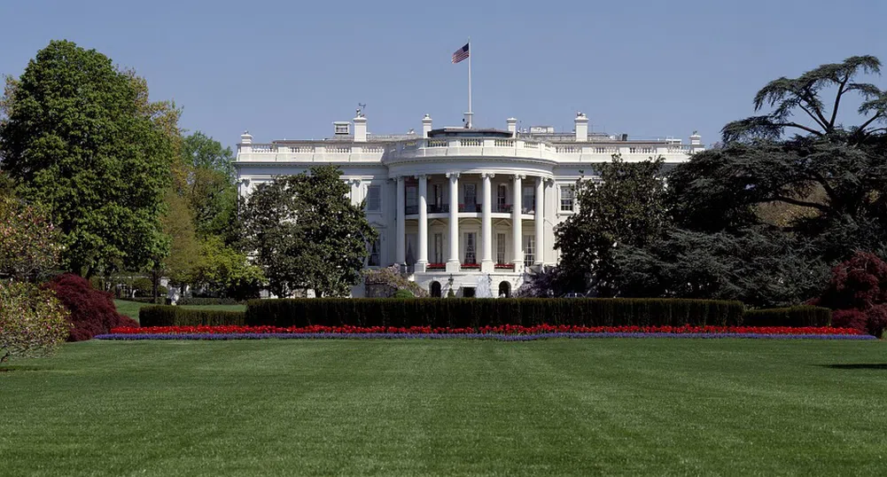 Прогноза на Белия дом: Очакваме 240 000 жертви на COVID-19 в САЩ
