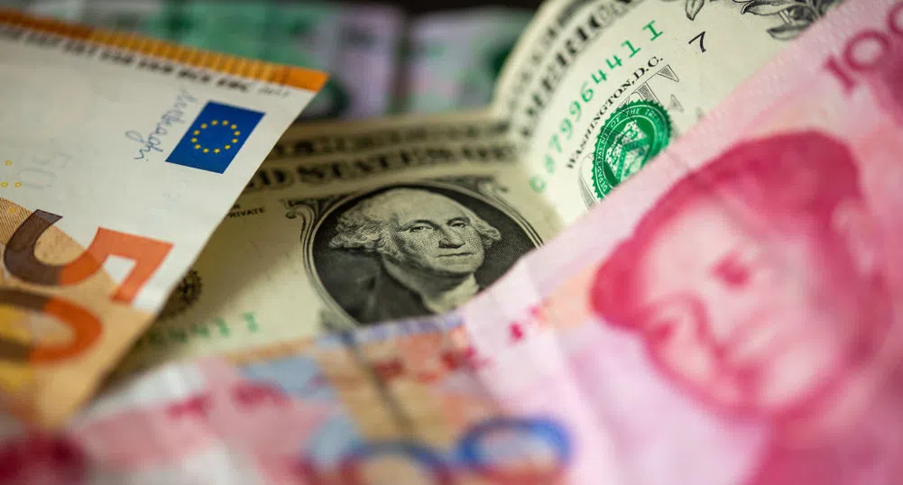 Въпреки асинхронната глобална икономика пазарите остават свързани с долара