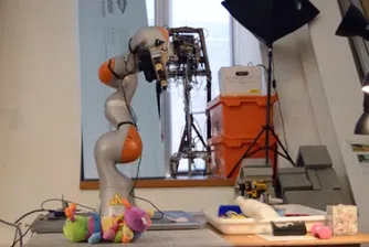 Този робот може да почисти бъркотията в дома ви