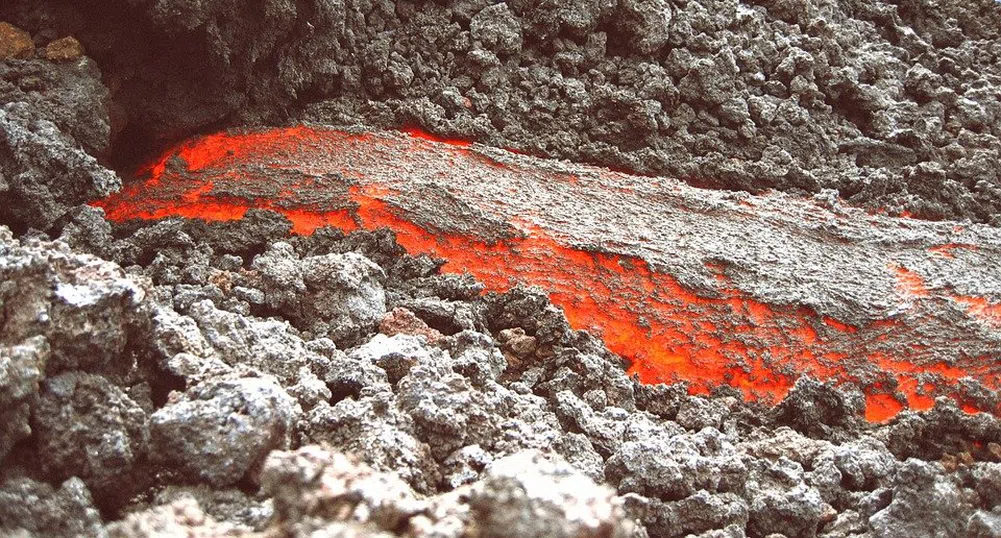 Исландци се стекоха към вулкан, за да видят първото му изригване от 781 г.