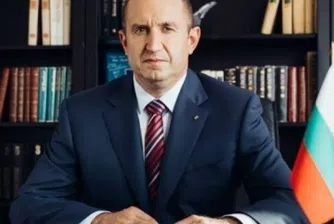 Румен Радев проведе среща със служебното правителство