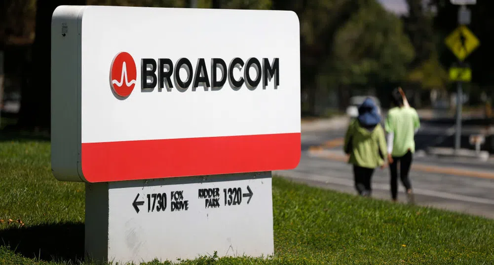 Broadcom официално придобива VMware след зелена светлина от Китай
