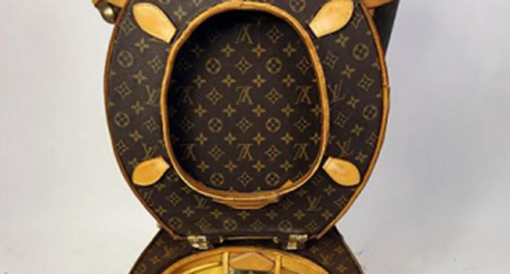 Тази тоалетна от чанти Louis Vuitton се продава за 100 000 долара