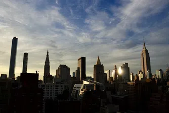 Най-богатият човек в света купи три апартамента в Ню Йорк