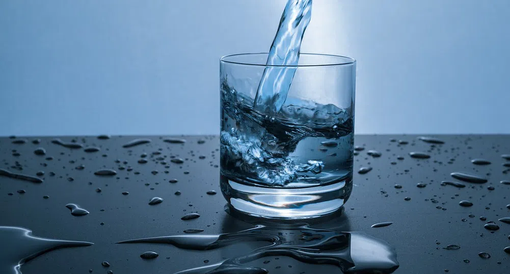 Какво се случва, когато спрете да пиете вода?