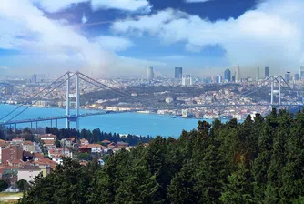 Чуждестранните туристи в Истанбул през юни с двоен ръст спрямо 2021 г.