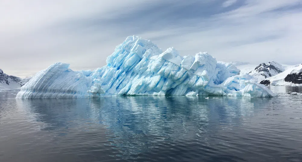 Ледът на Антарктида на рекордно ниски нива. Какво означава това за Земята?