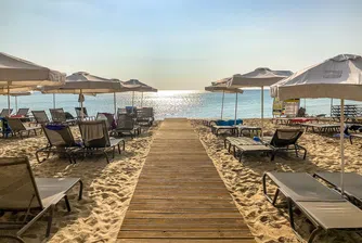 Проверяват плаж в Слънчев бряг заради завишени цени на чадърите