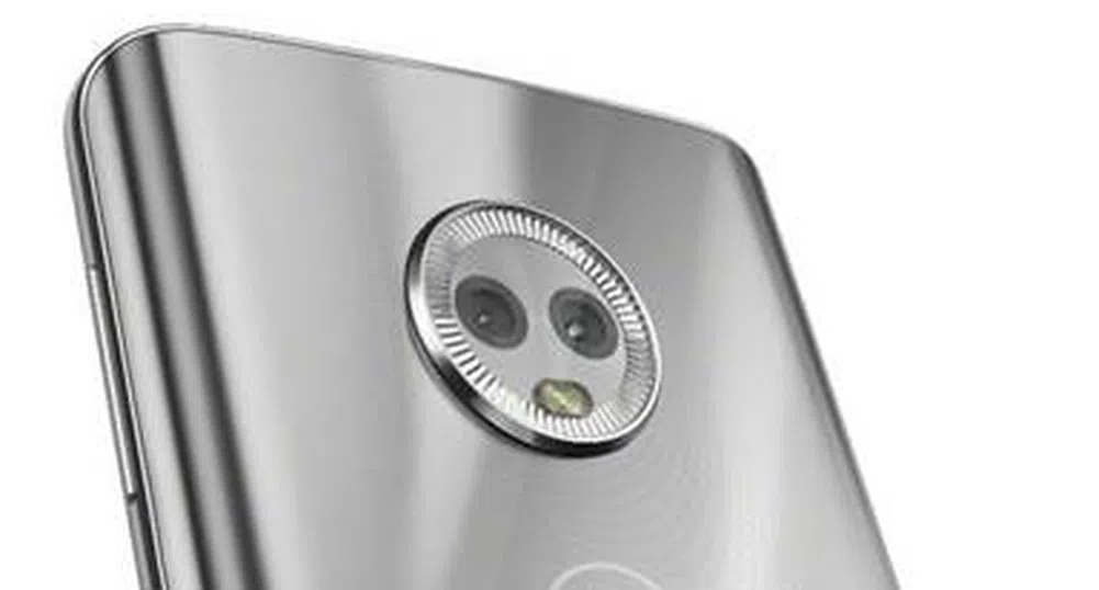 Сребърната Motorola moto g6 вече е в България