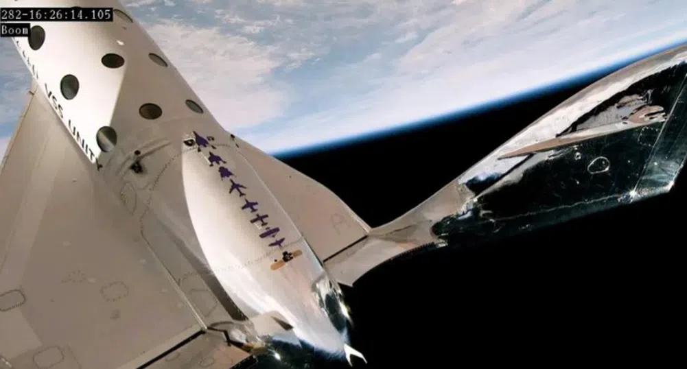 Virgin Galactic стартира туристически полети в Космоса до месец