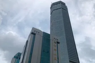 В Китай евакуираха небостъргач, който започна да се тресе без причина